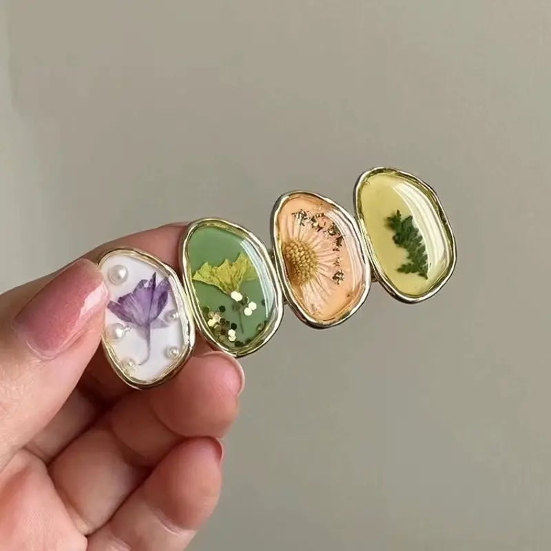 Handmade  Dried Flower Green Hair Clip