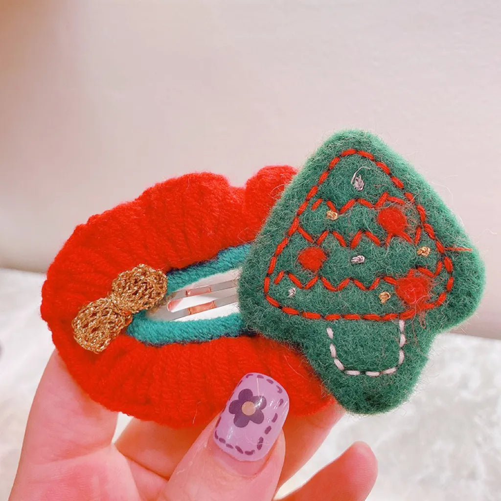 Crochet Hair Clip Within X'mas Tree