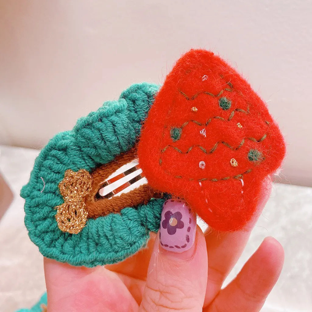 Crochet Hair Clip Within X'mas Tree