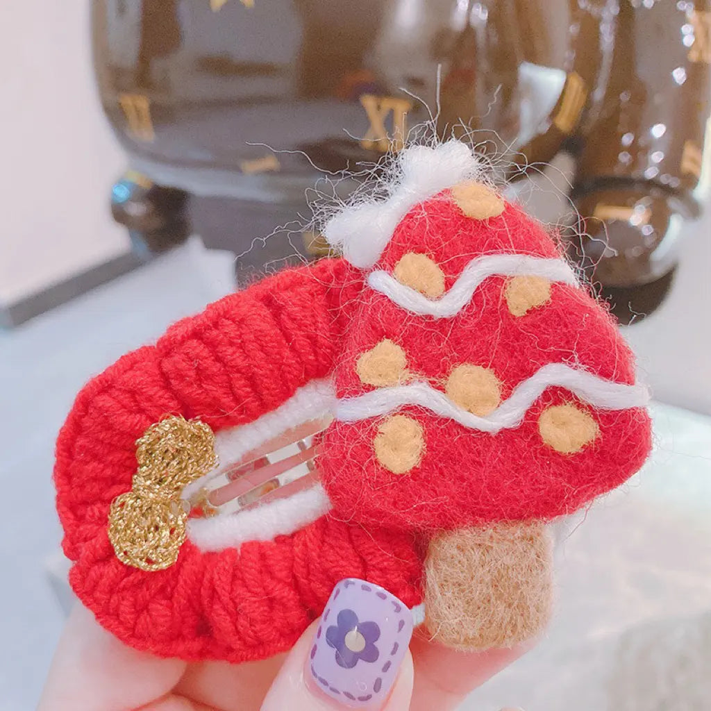 Crochet Hair Clip Within X'mas Tree