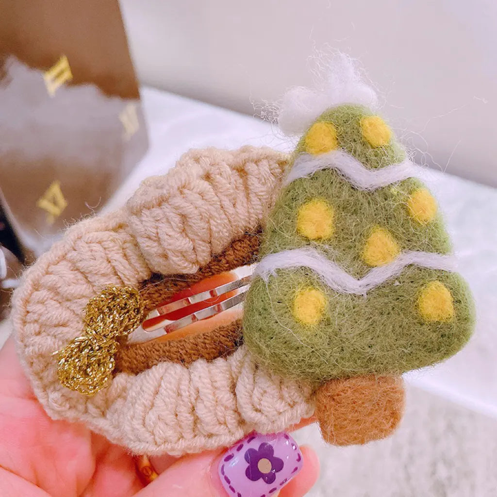 Crochet Hair Clip Within X'mas Tree