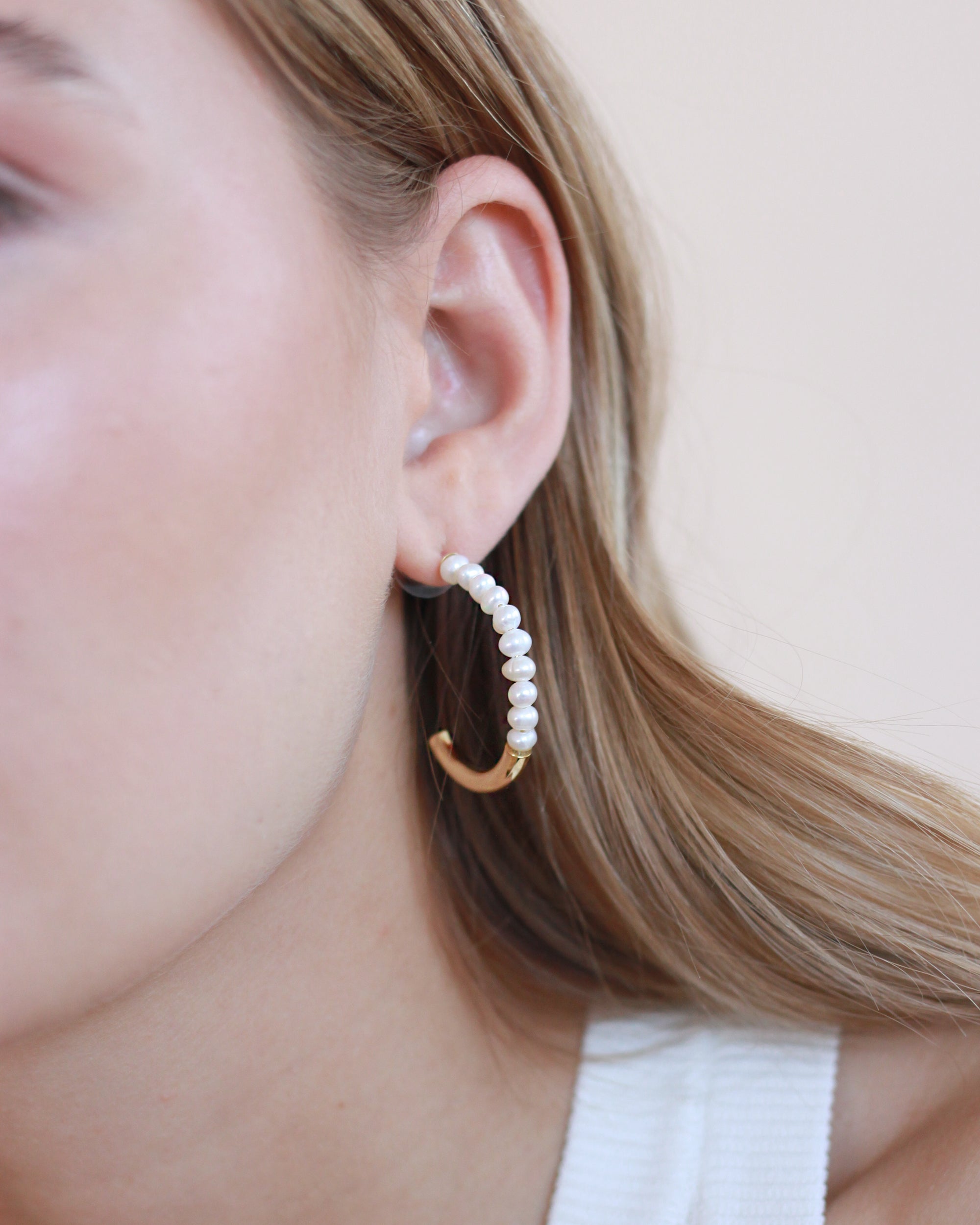 Faye Pearl Hoop Earrings