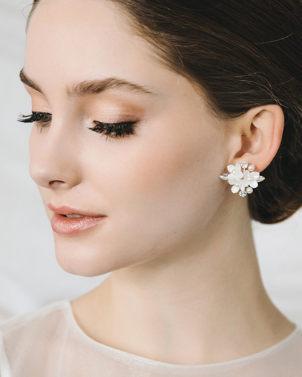 Elin Pearl Stud Earrings