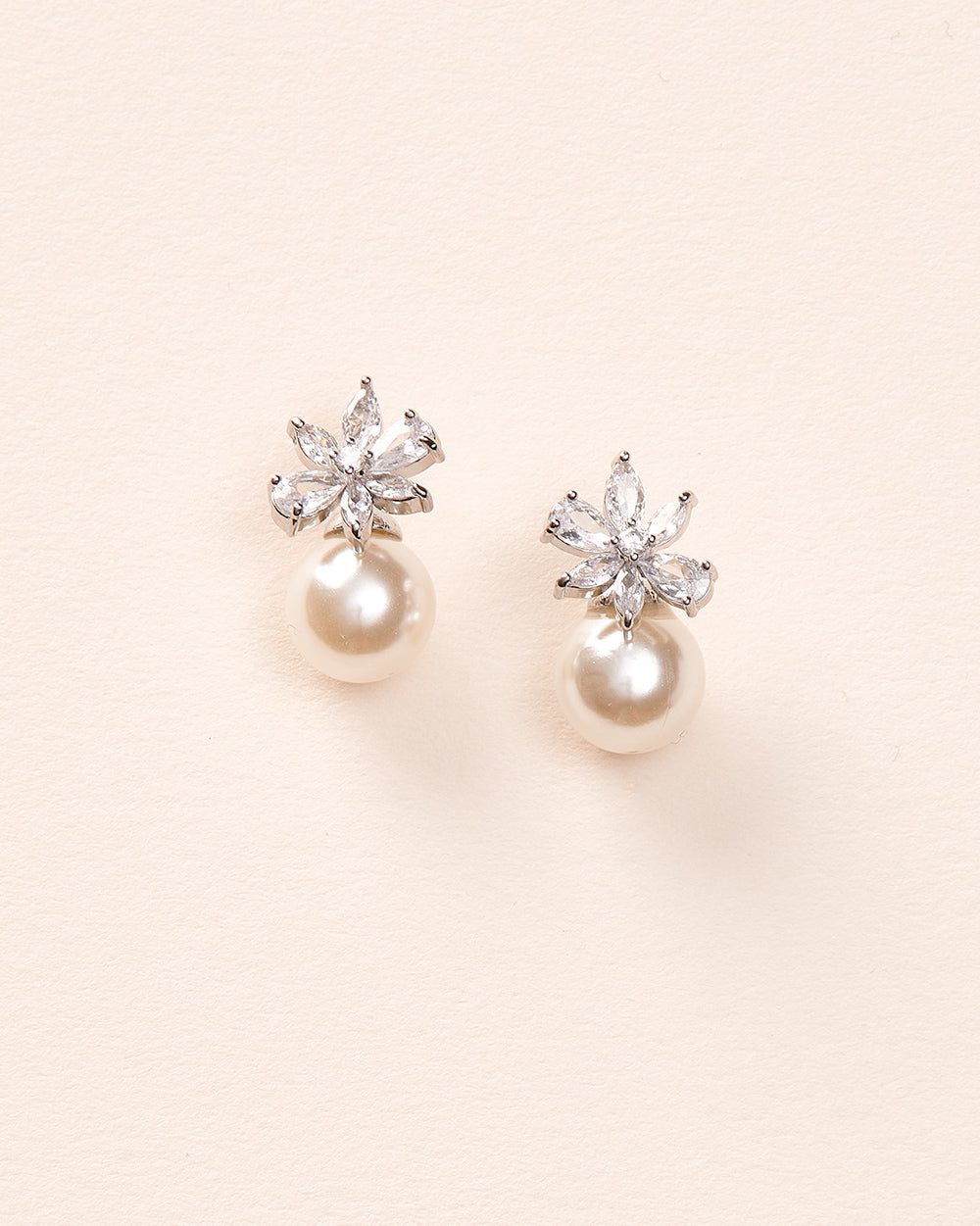 Carmen Pearl Stud Earrings