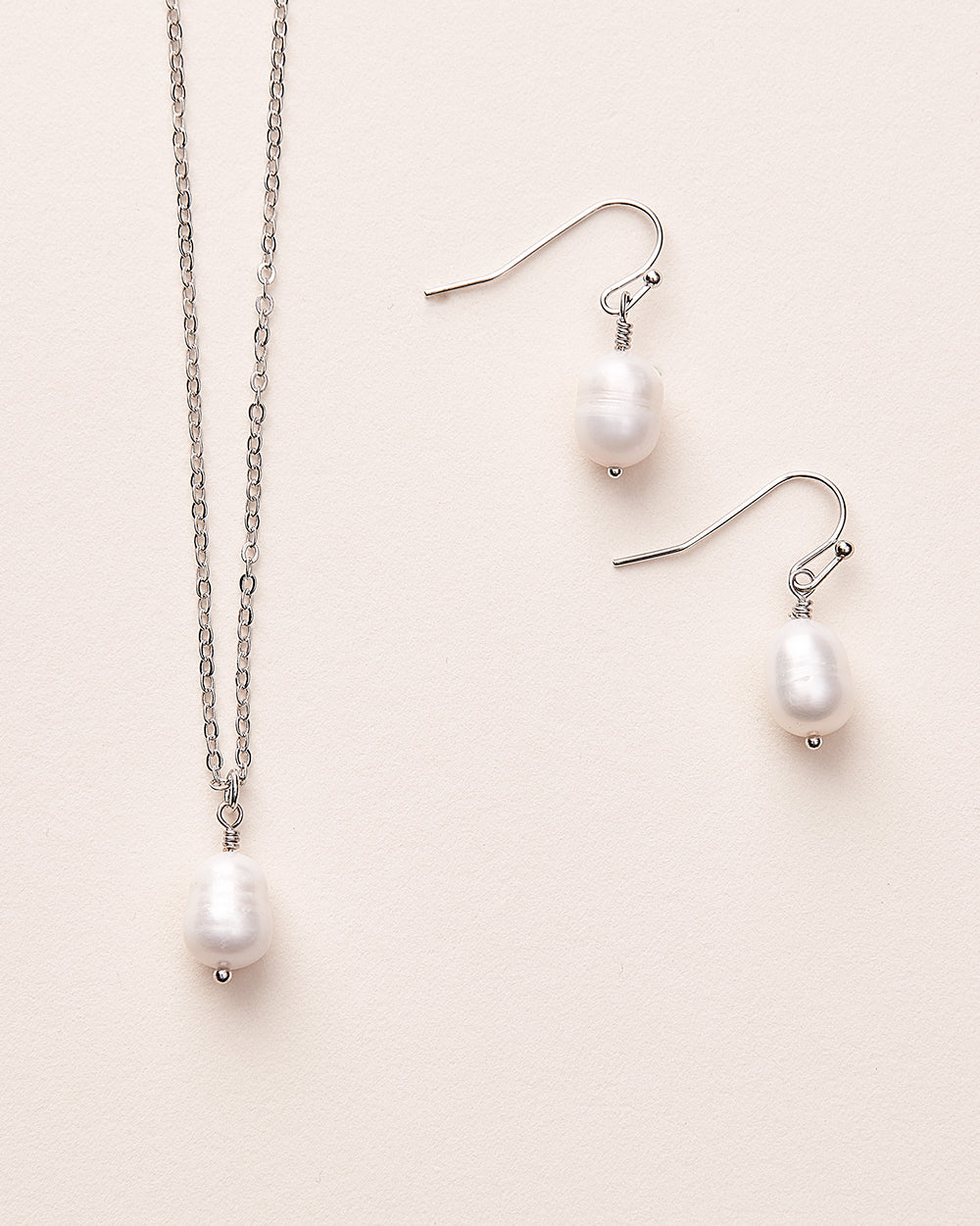 Simple Pearl Bridesmaid Gift Set