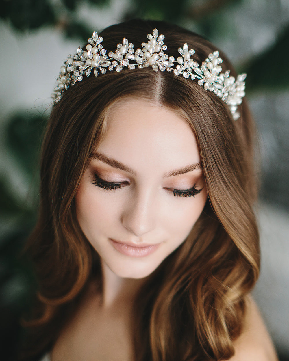 Delicate Pearl Crown