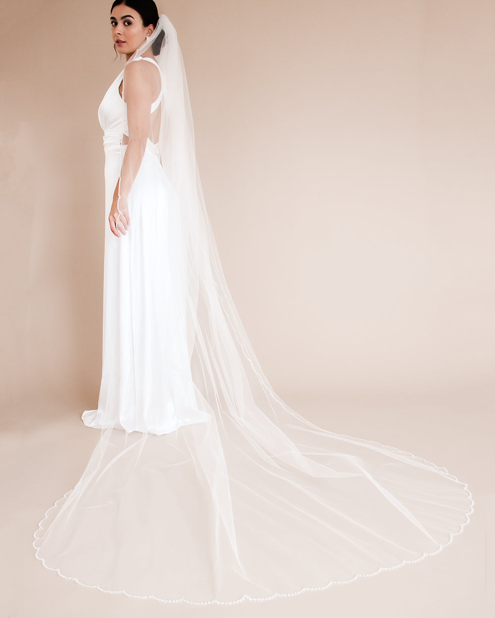 Kelly Scalloped Edge Beaded Veil